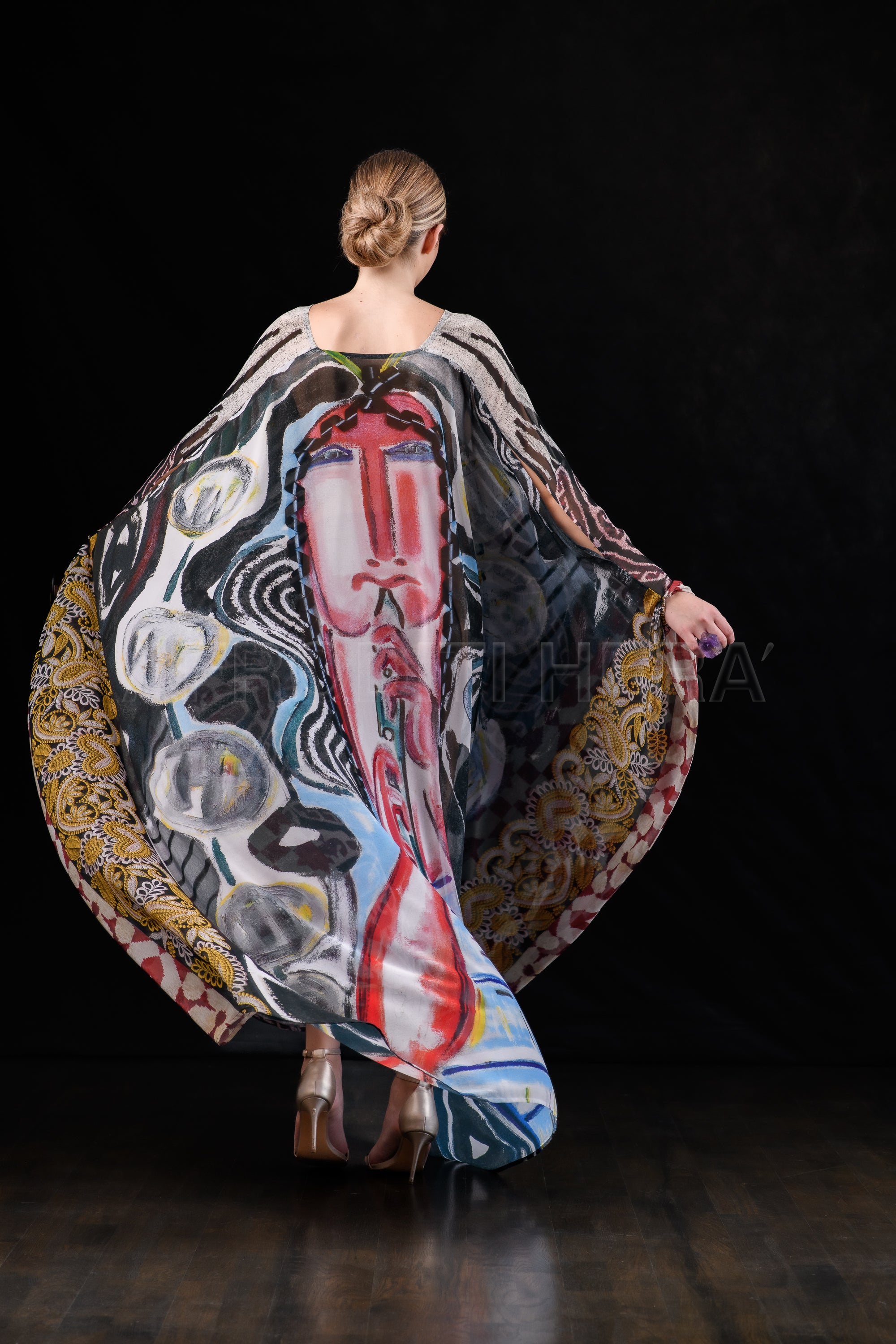 She in the wind - 18 Kaftan Dress