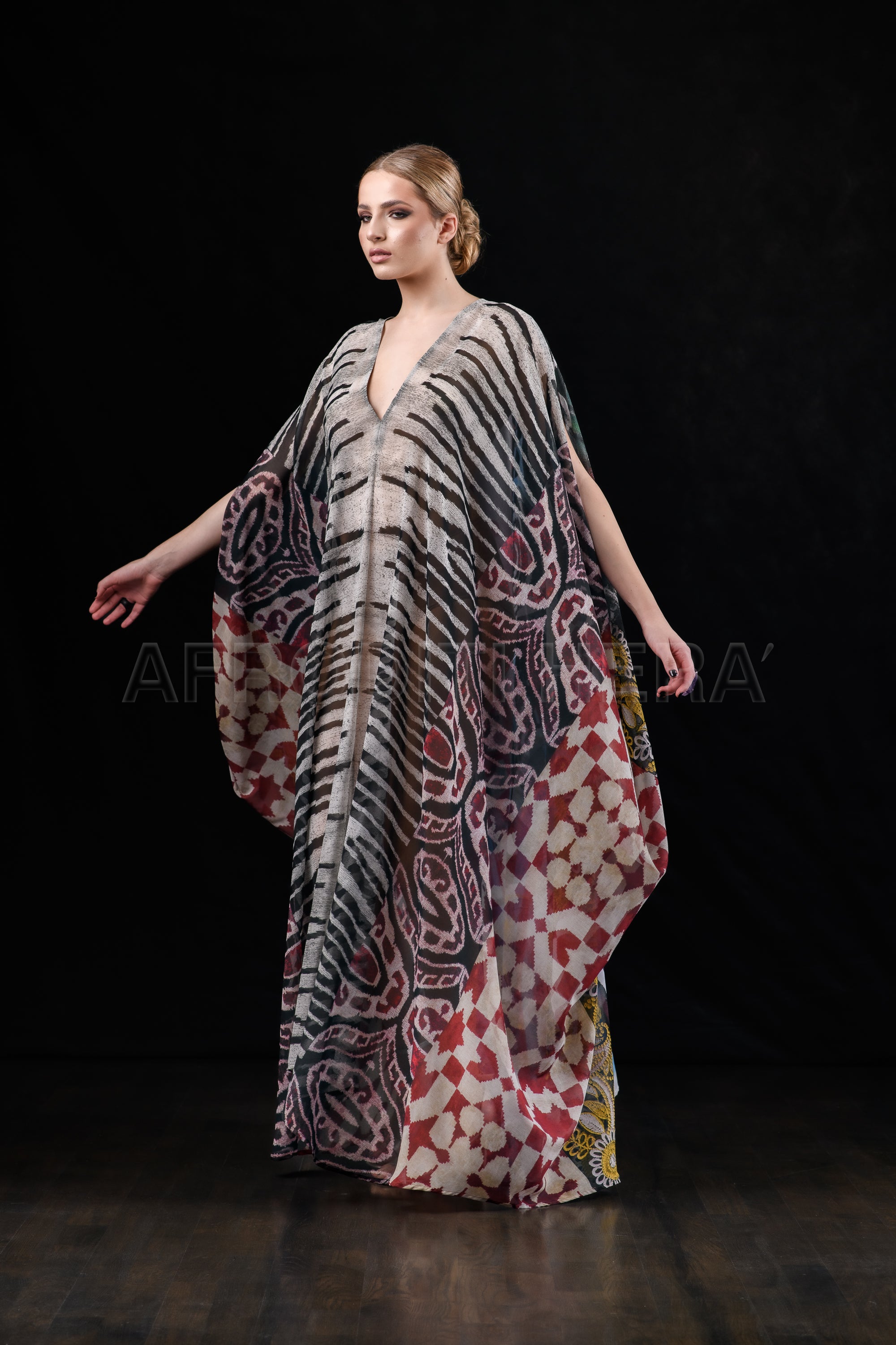 She in the wind - 18 Kaftan Dress