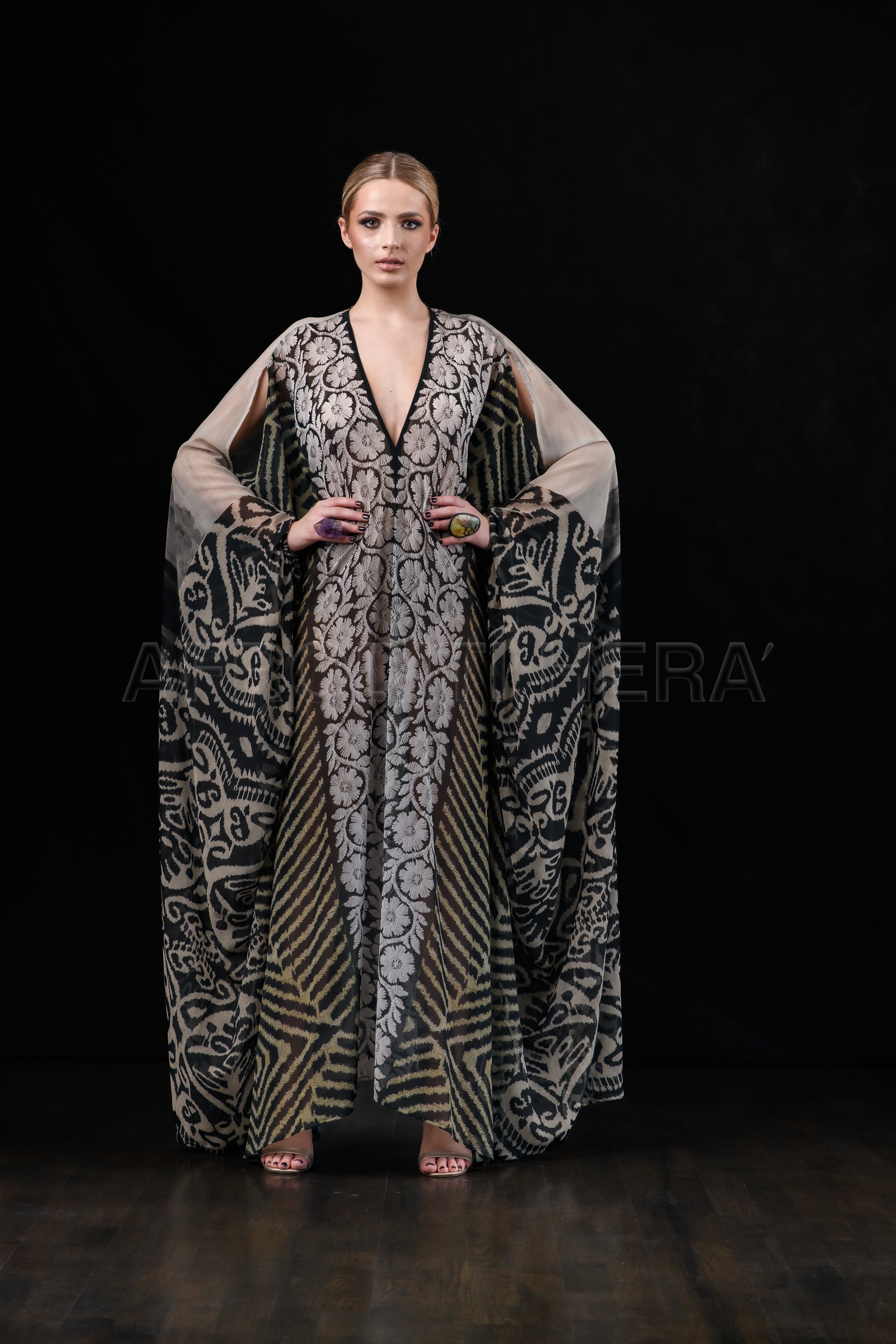 She in the wind - 19 Kaftan Dress
