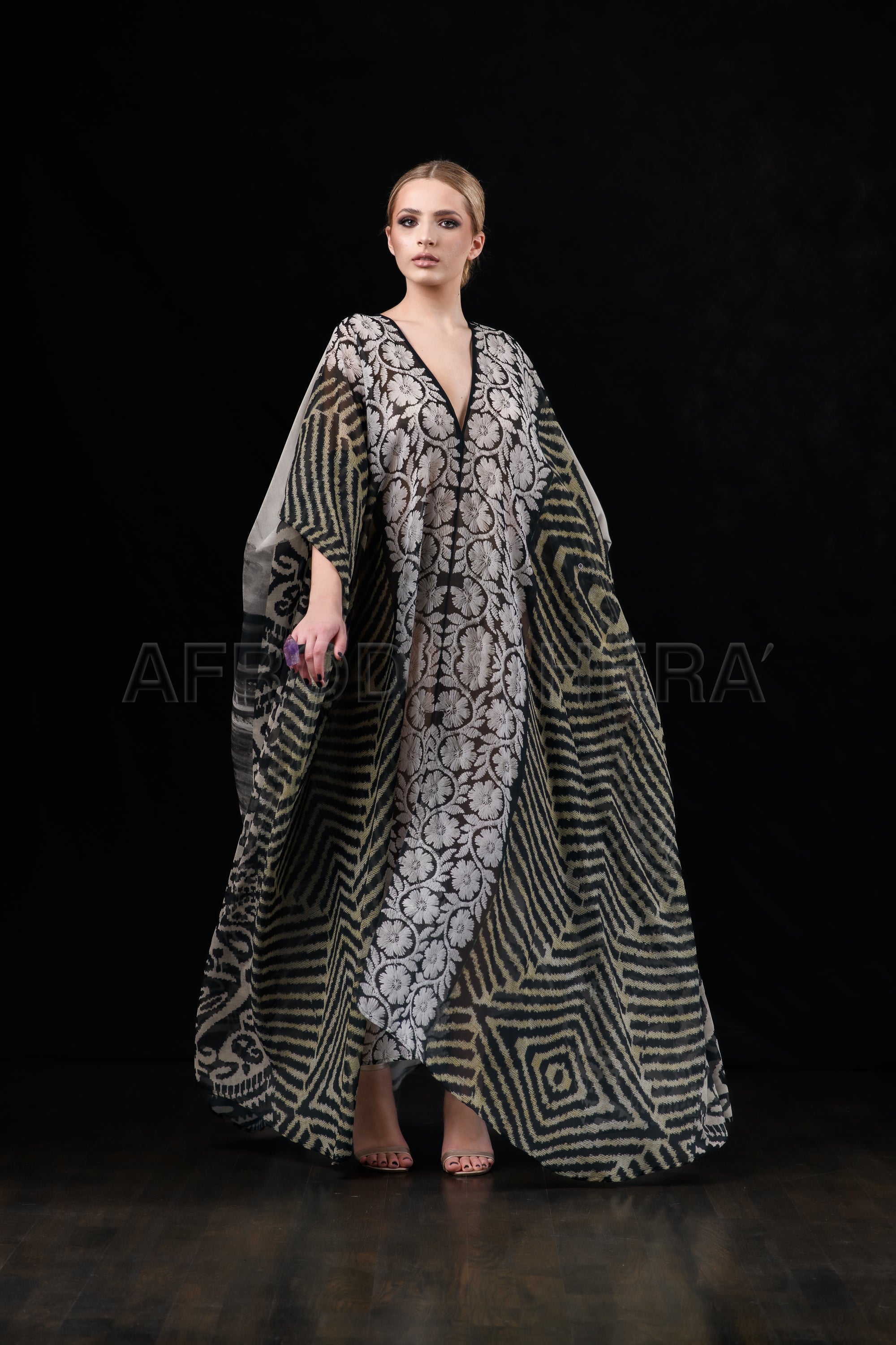 She in the wind - 19 Kaftan Dress