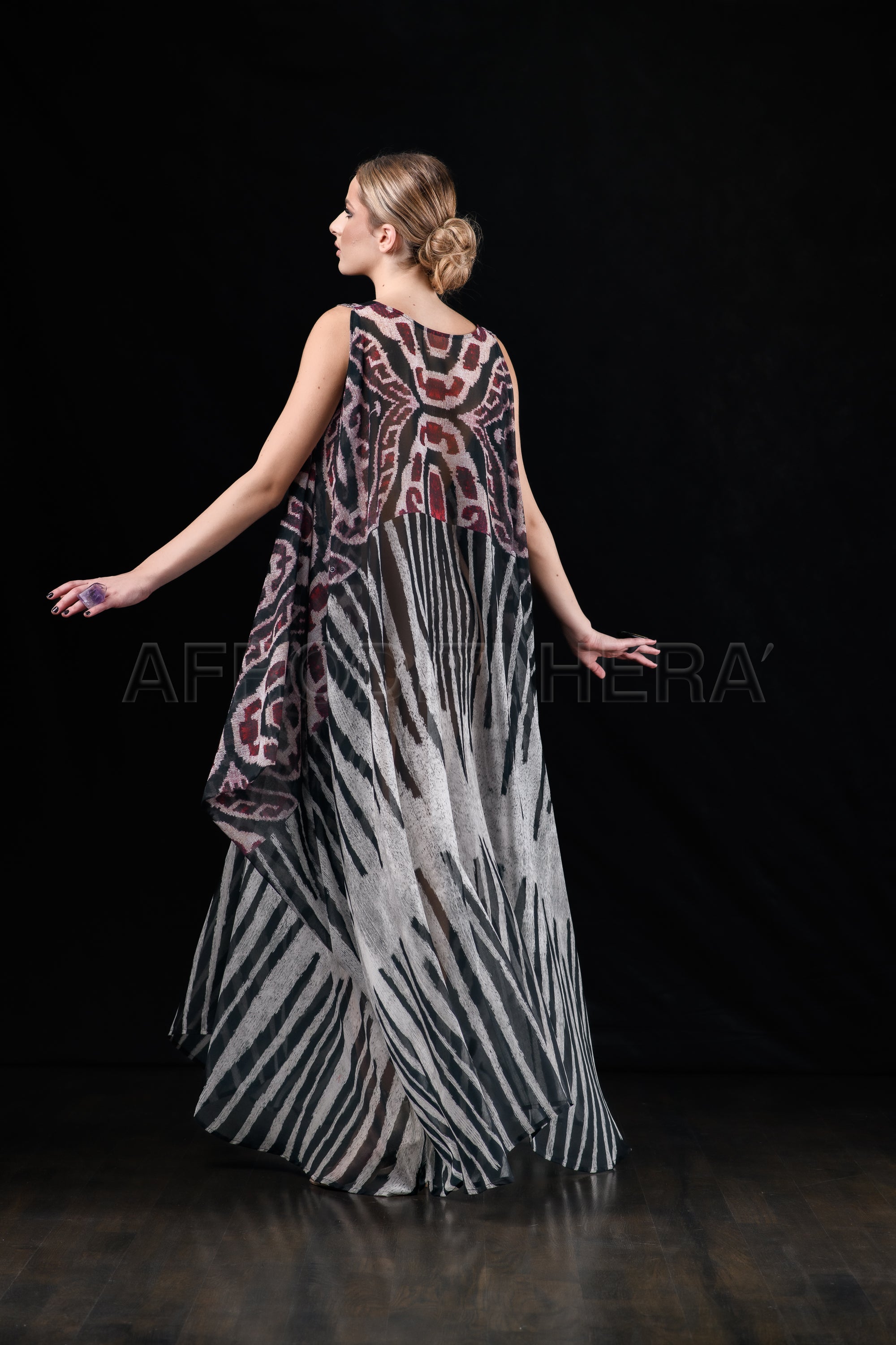 She in the wind - 23 Kaftan Dress