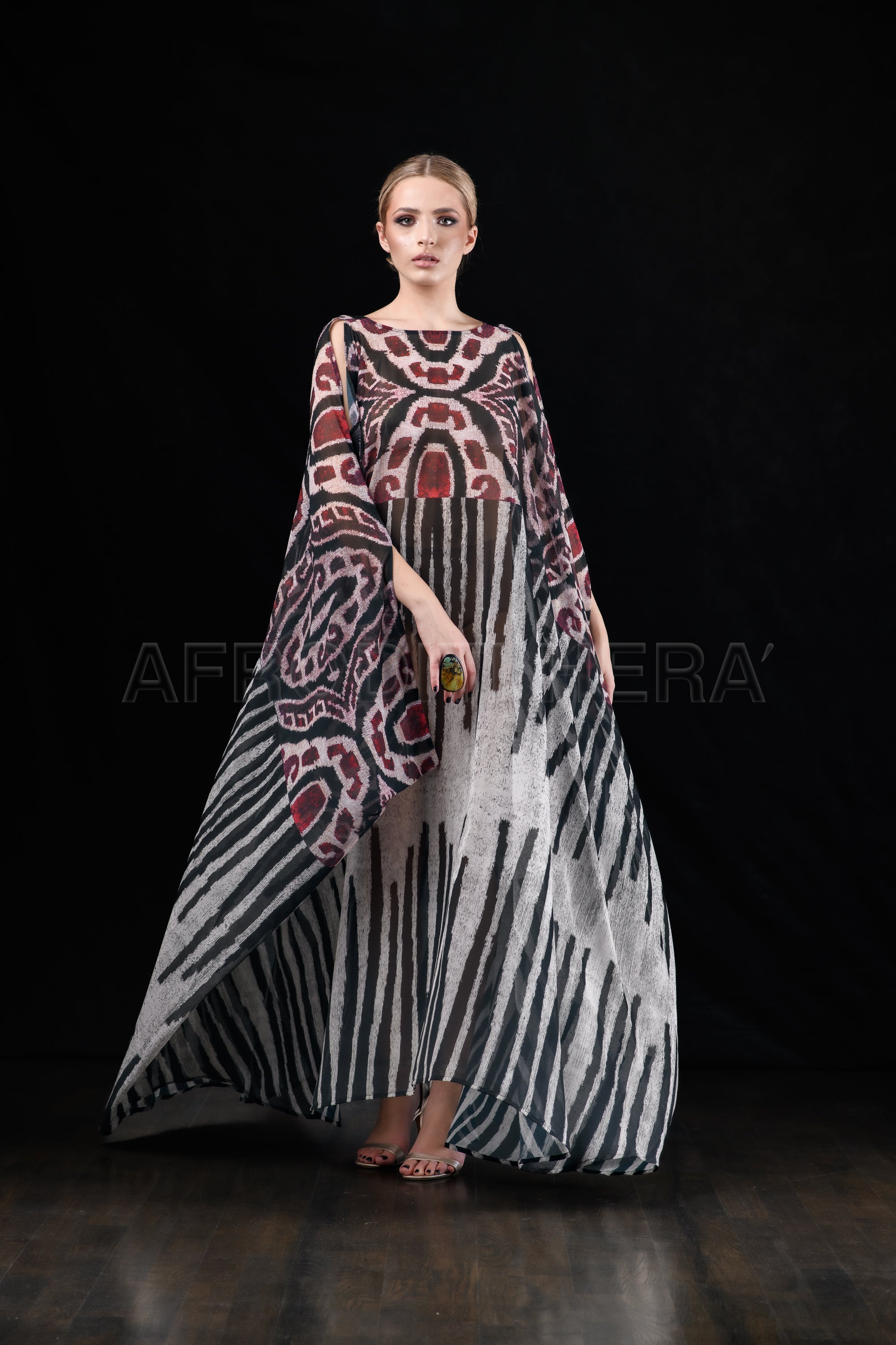 She in the wind - 23 Kaftan Dress