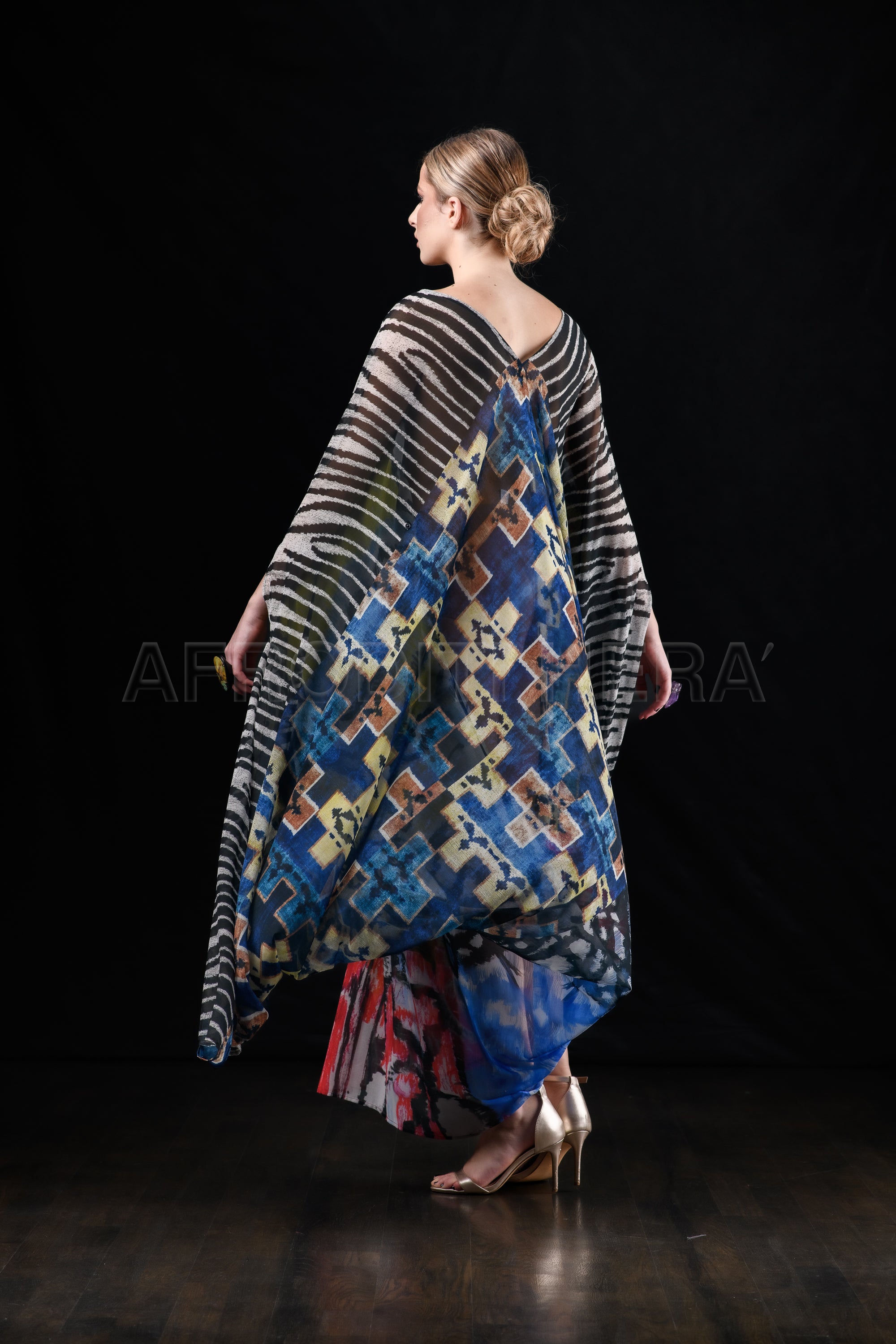 She in the wind - 35 Kaftan Dress
