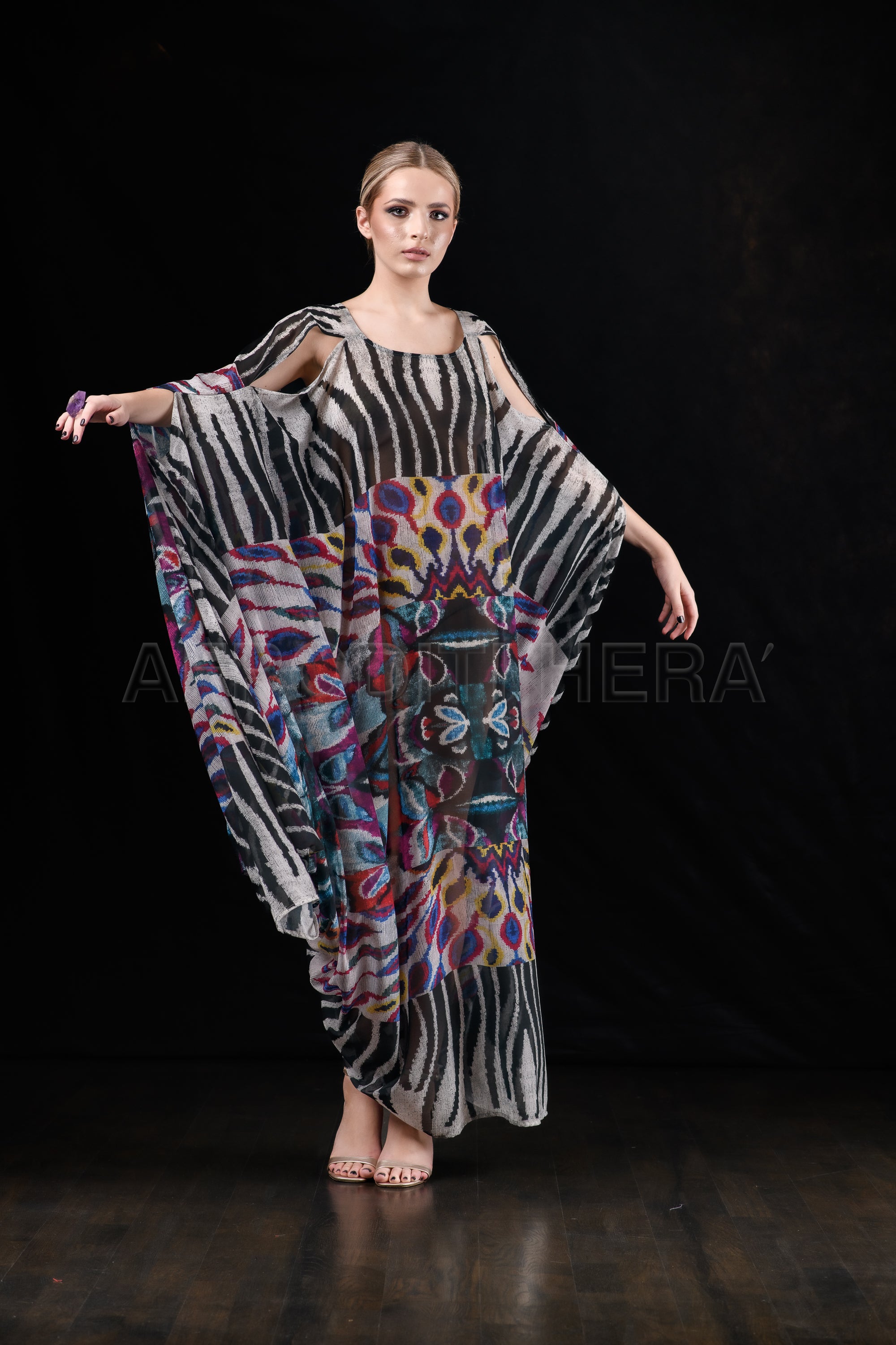 She in the wind - 37 Kaftan Dress
