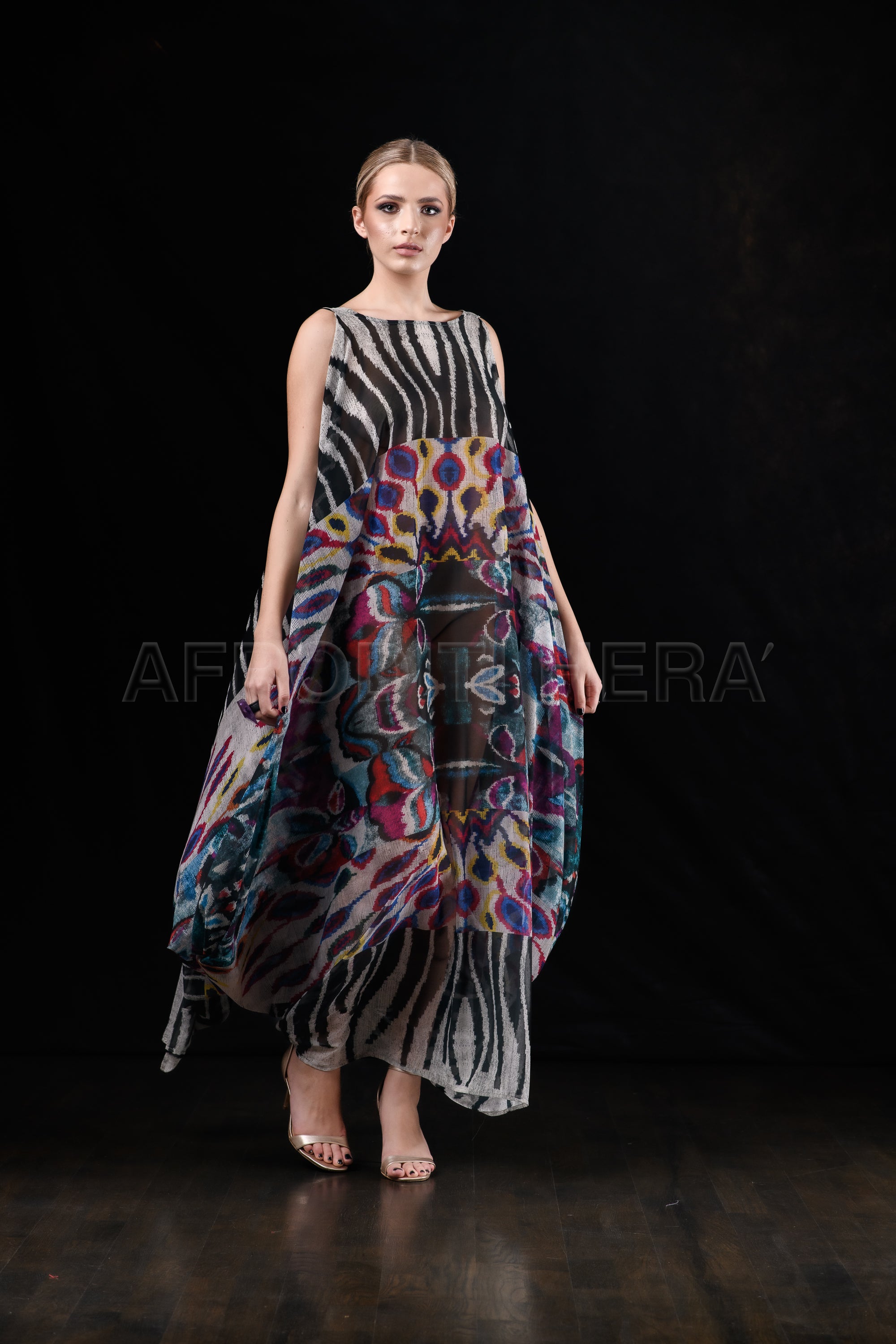 She in the wind - 37 Kaftan Dress