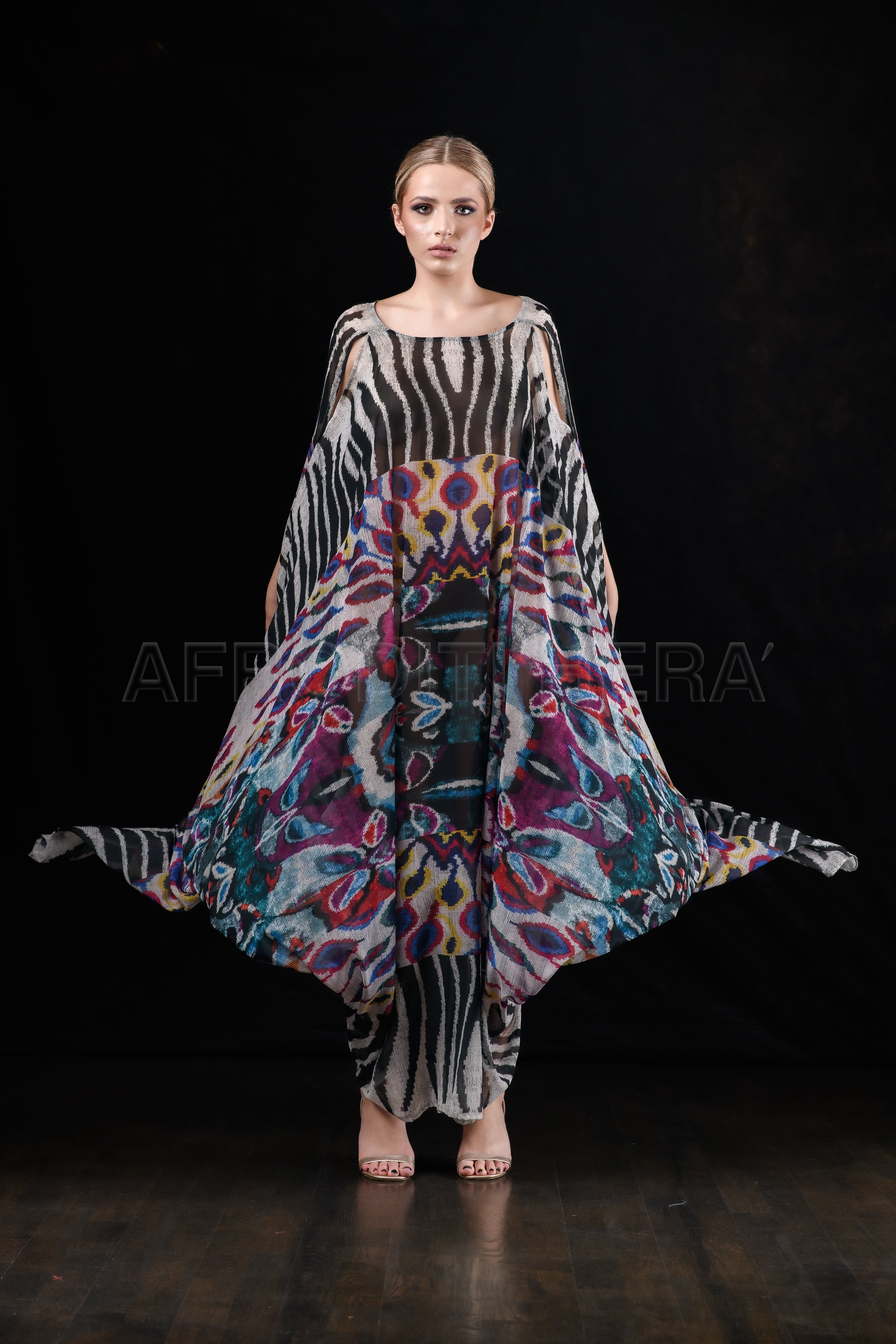 She in the wind - 37 Kaftan Dress