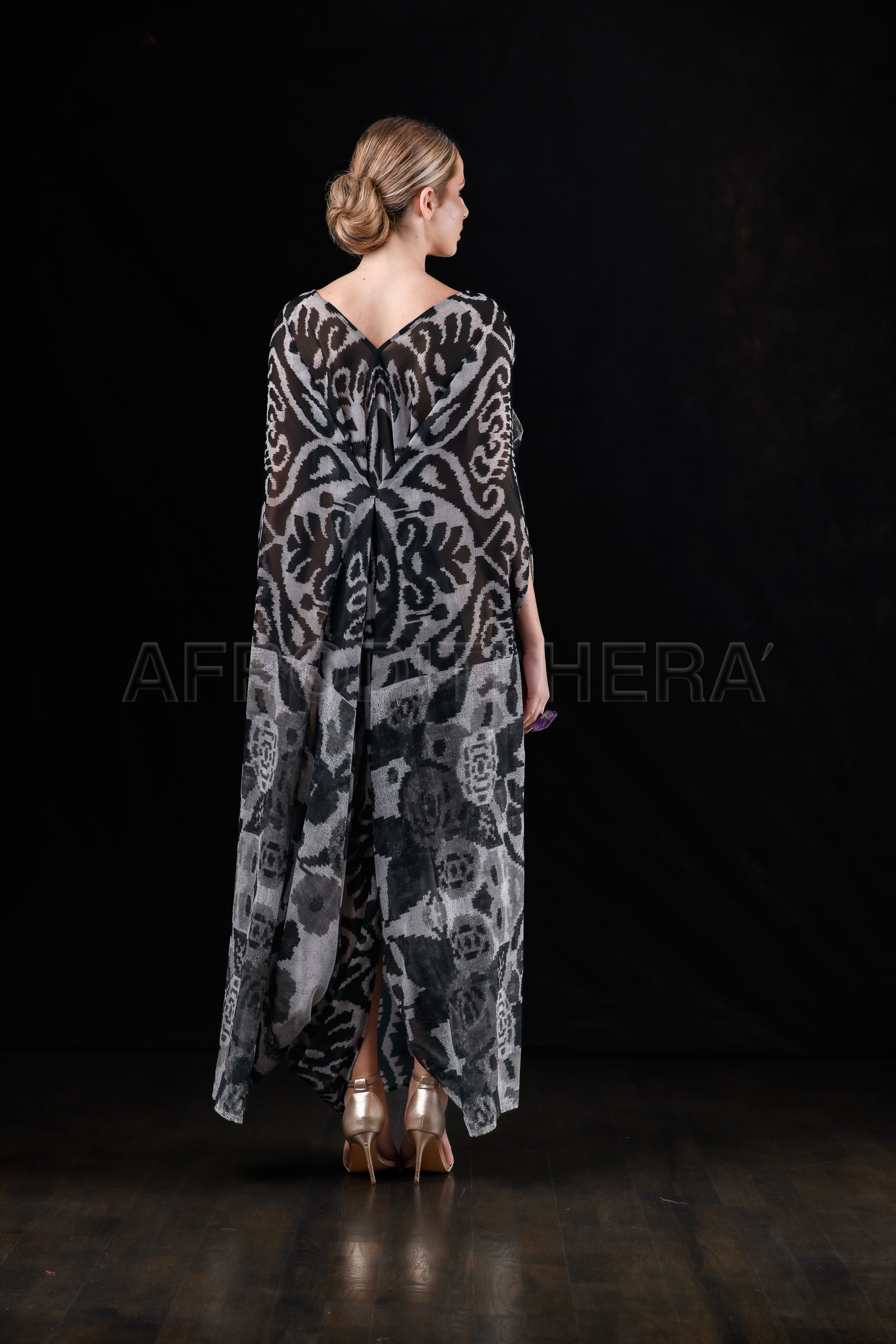 She in the wind - 38 Kaftan Dress