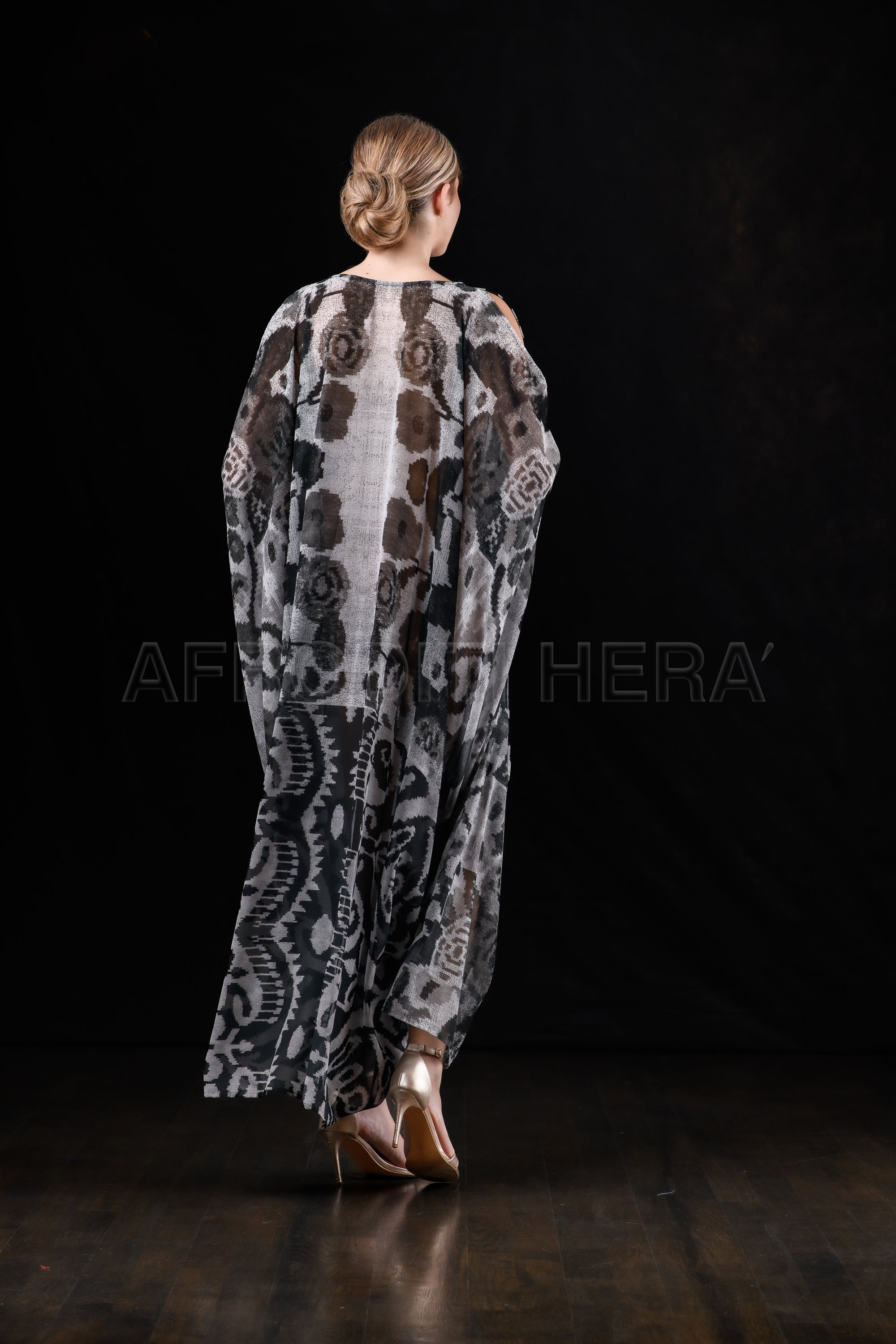 She in the wind - 38 Kaftan Dress