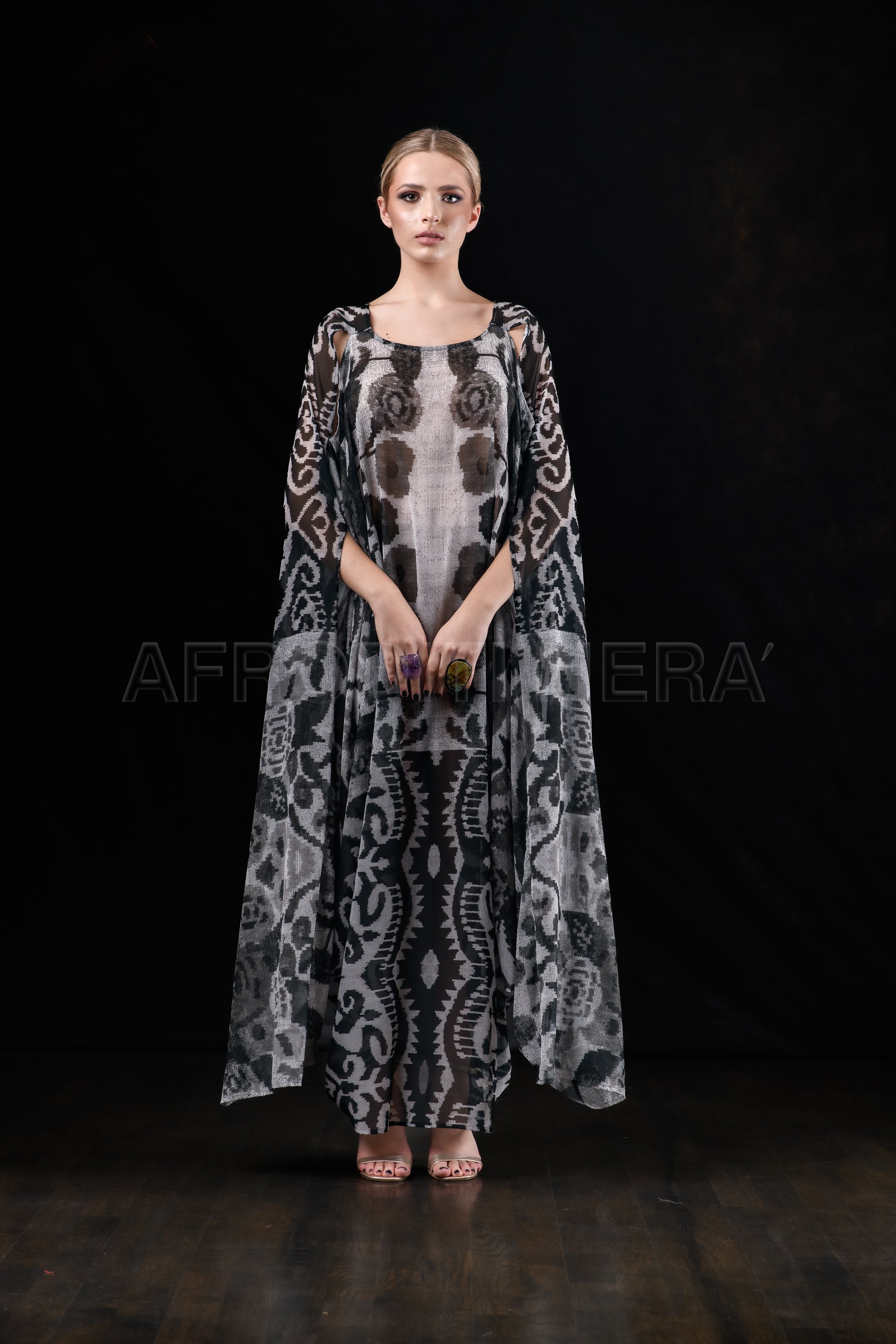 She in the wind - 38 Kaftan Dress
