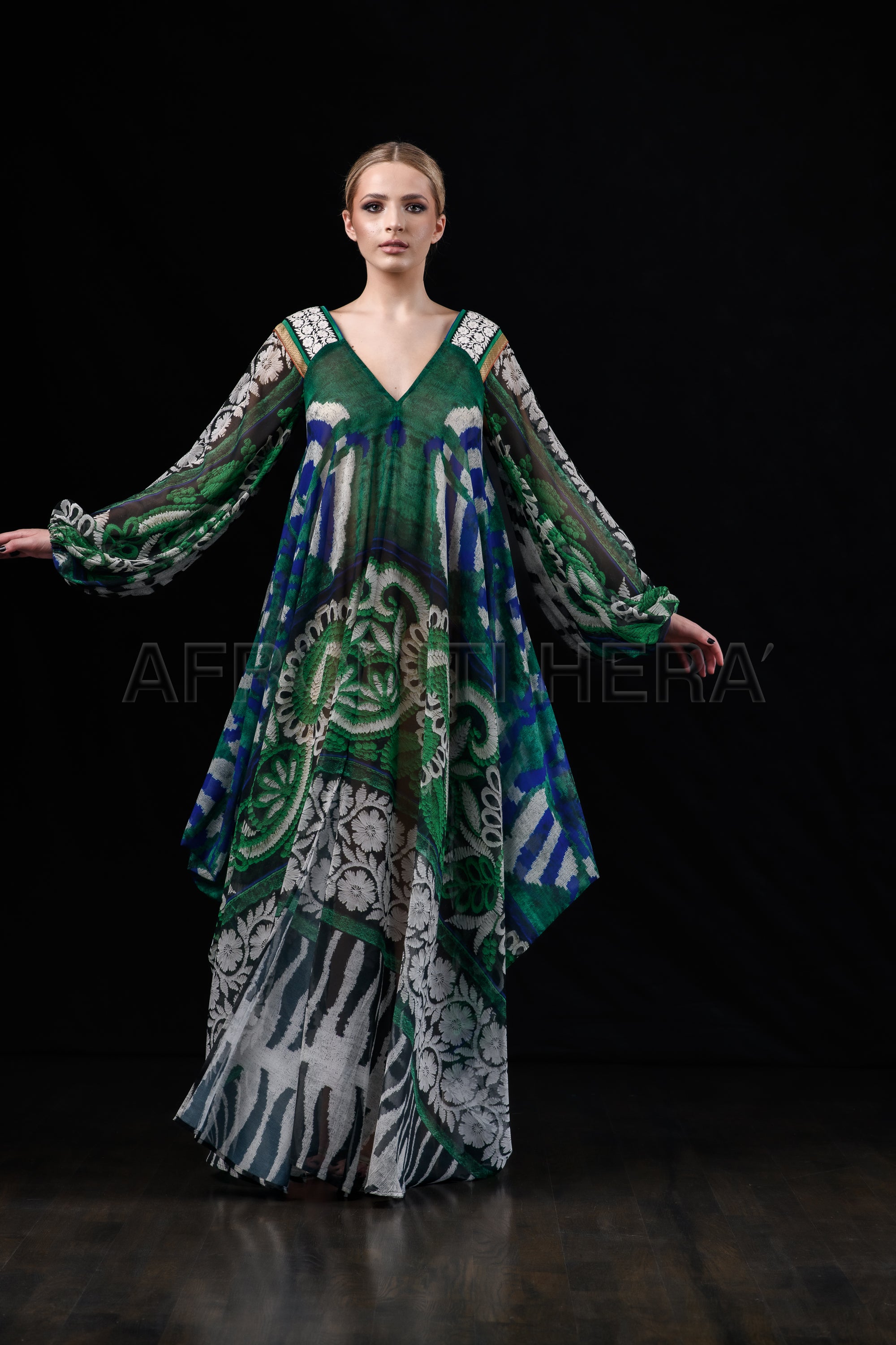 She in the wind - 43 Kaftan Dress