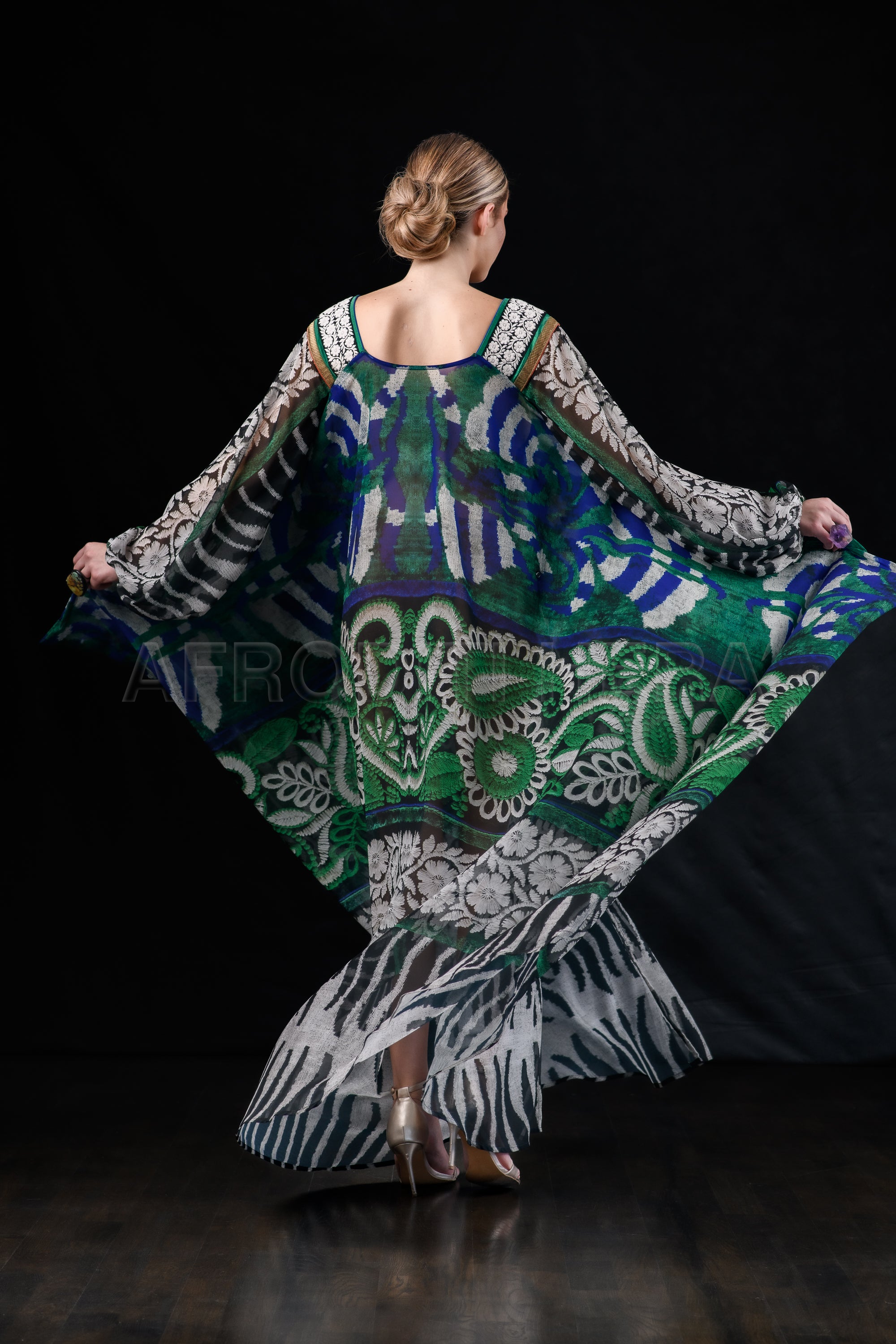 She in the wind - 43 Kaftan Dress