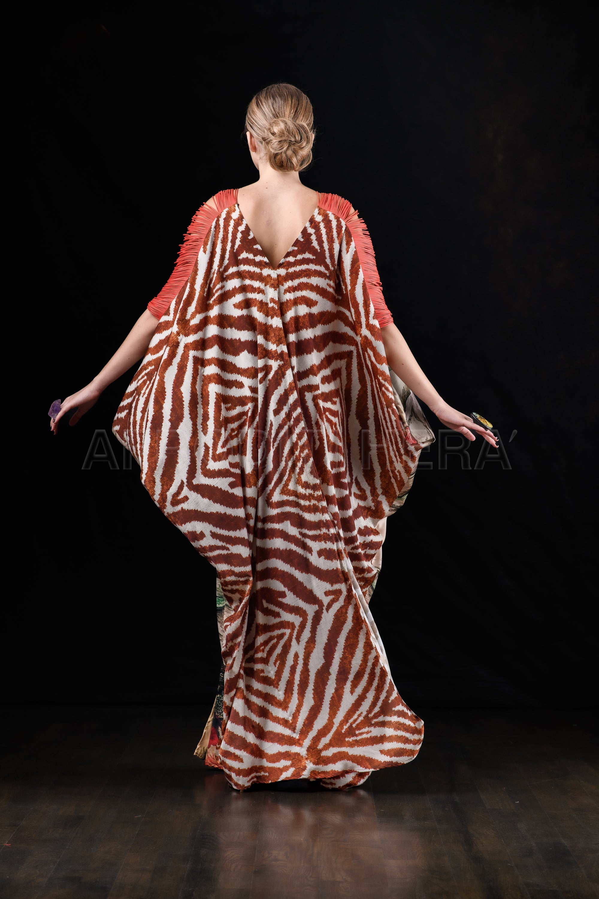 She in the wind - 46 Kaftan Dress