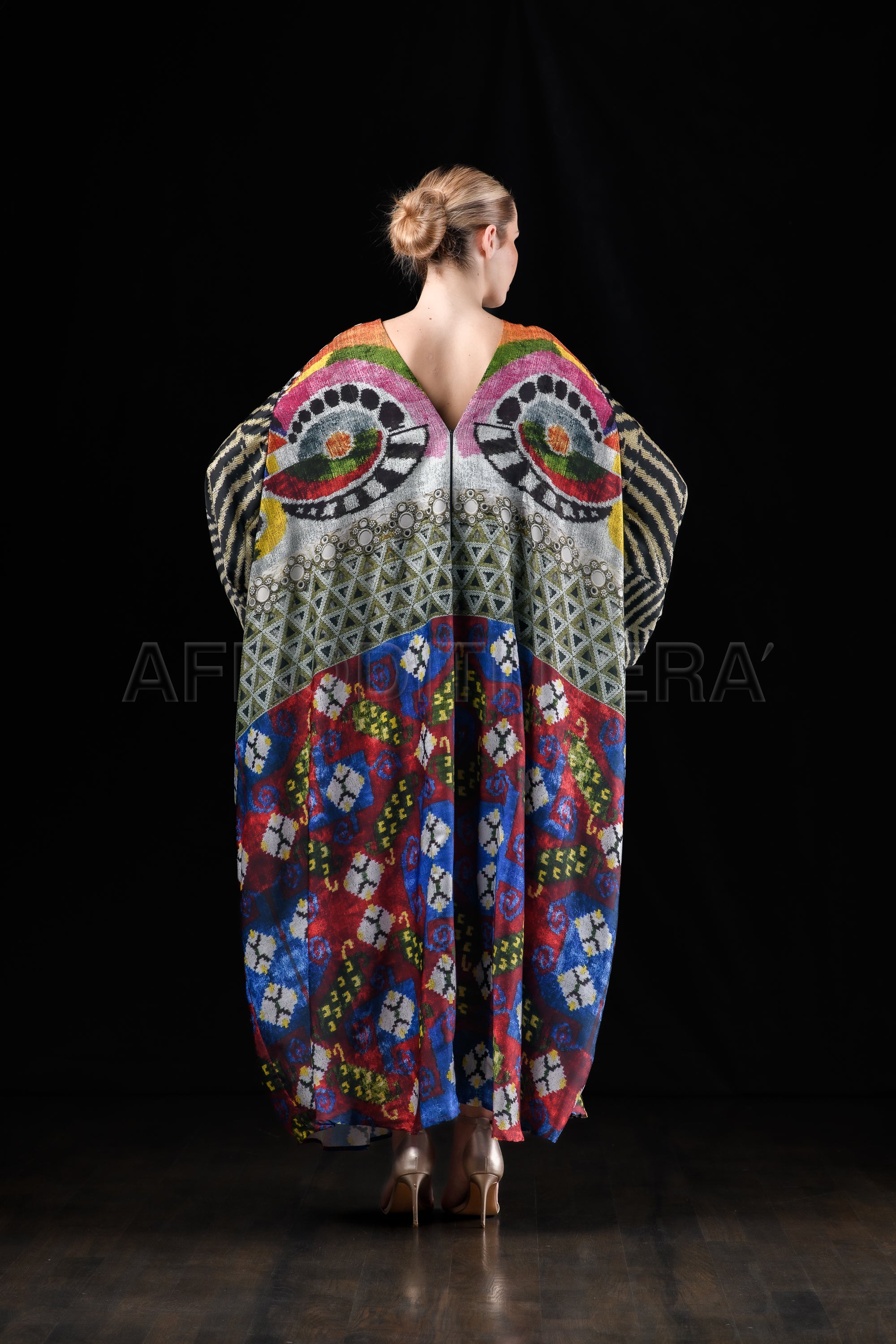 She in the wind - 53 Kimono