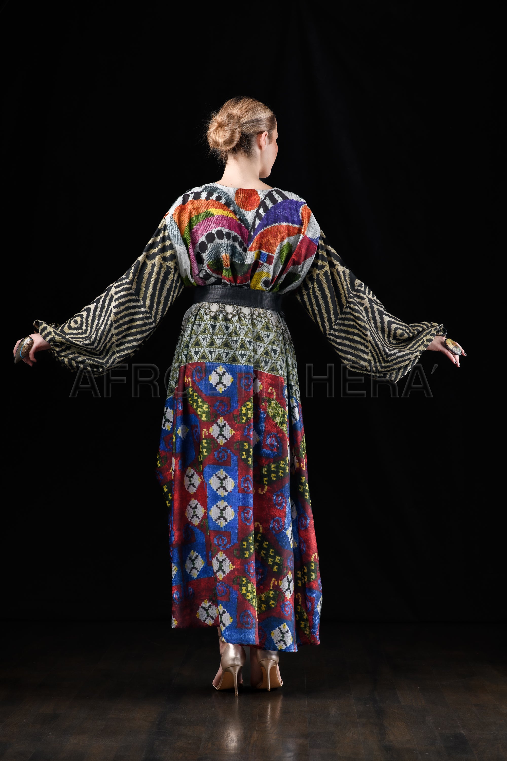 She in the wind - 53 Kimono