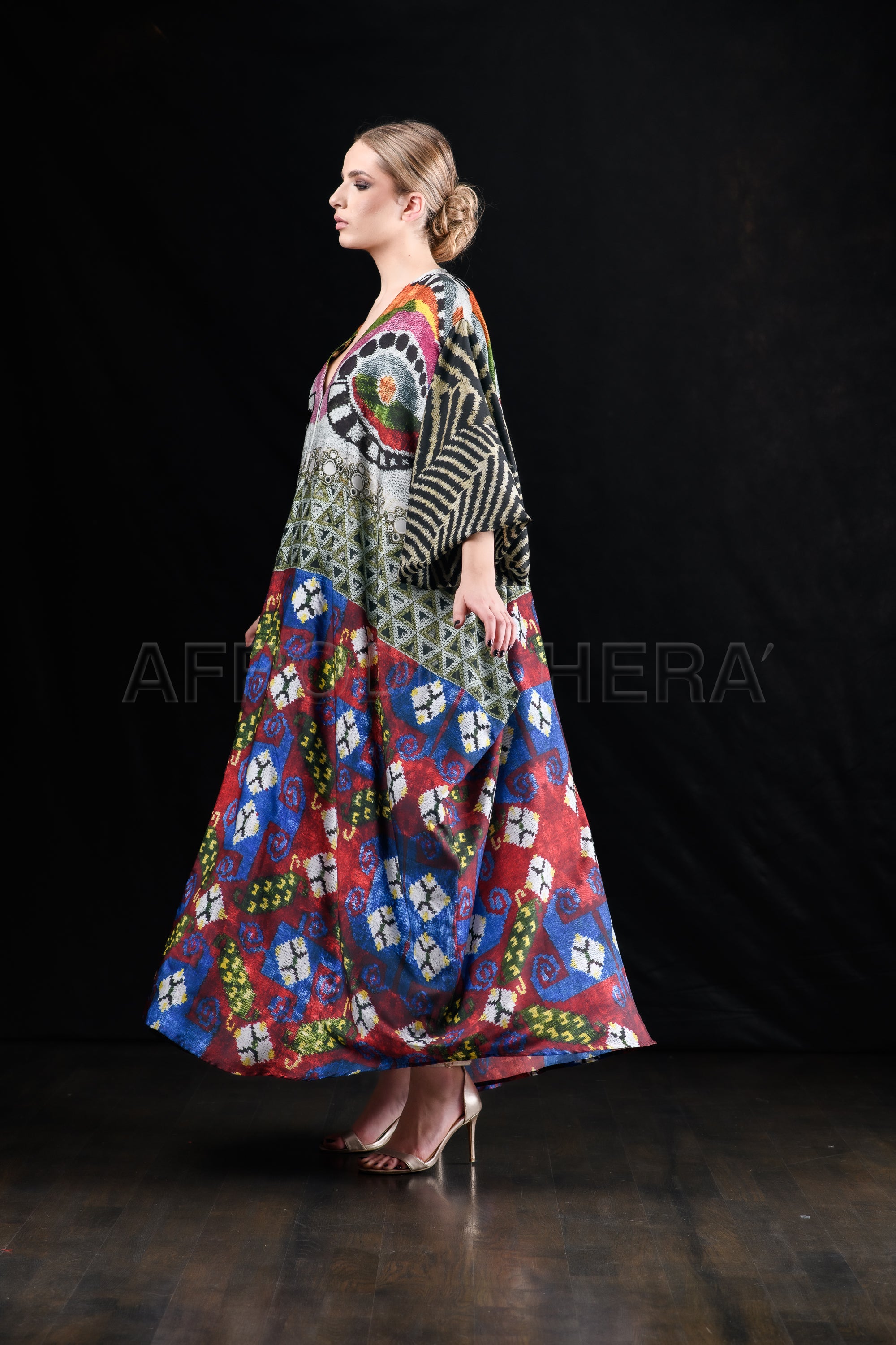 She in the wind - 53 Kimono
