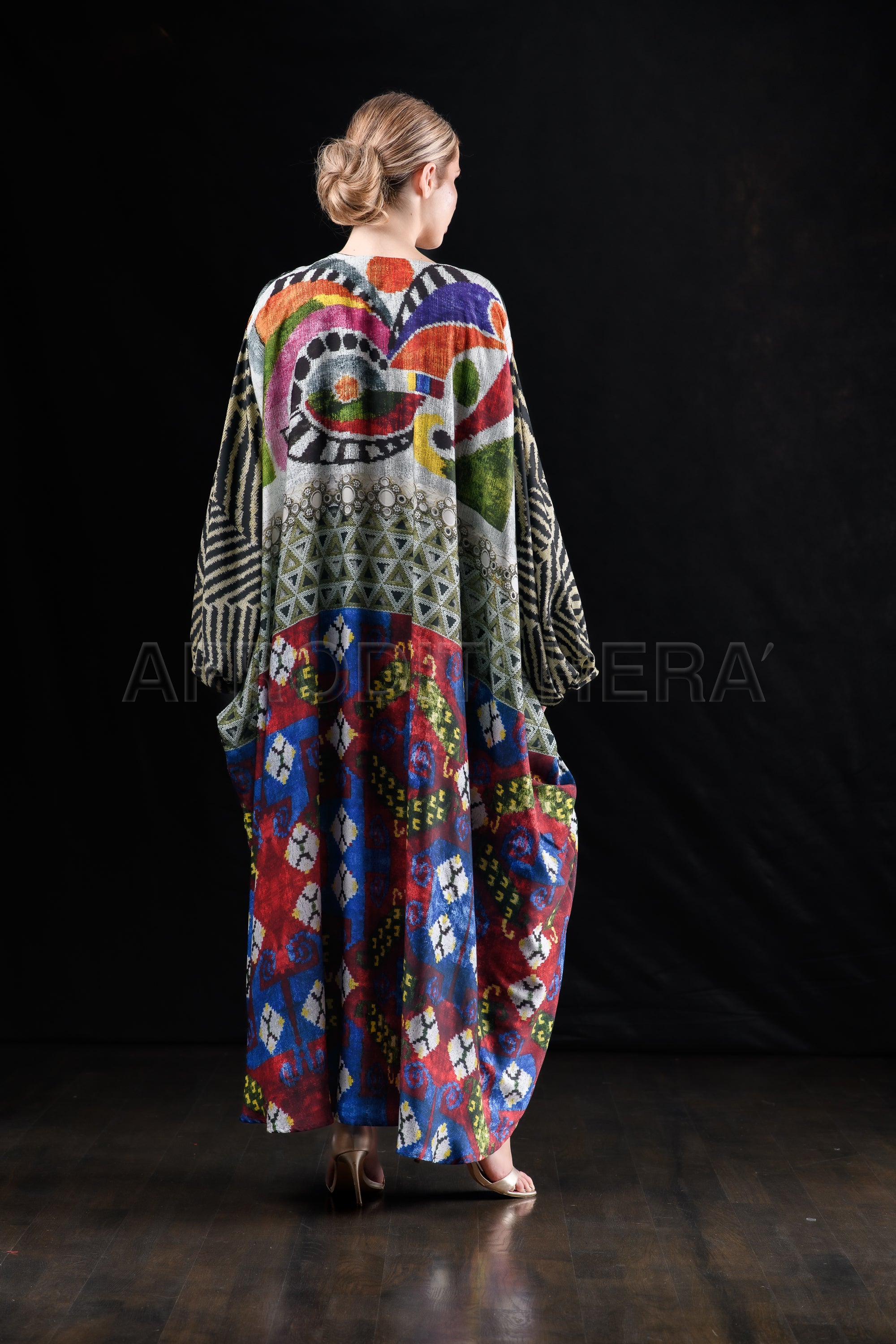 She in the wind - 53 Kimono