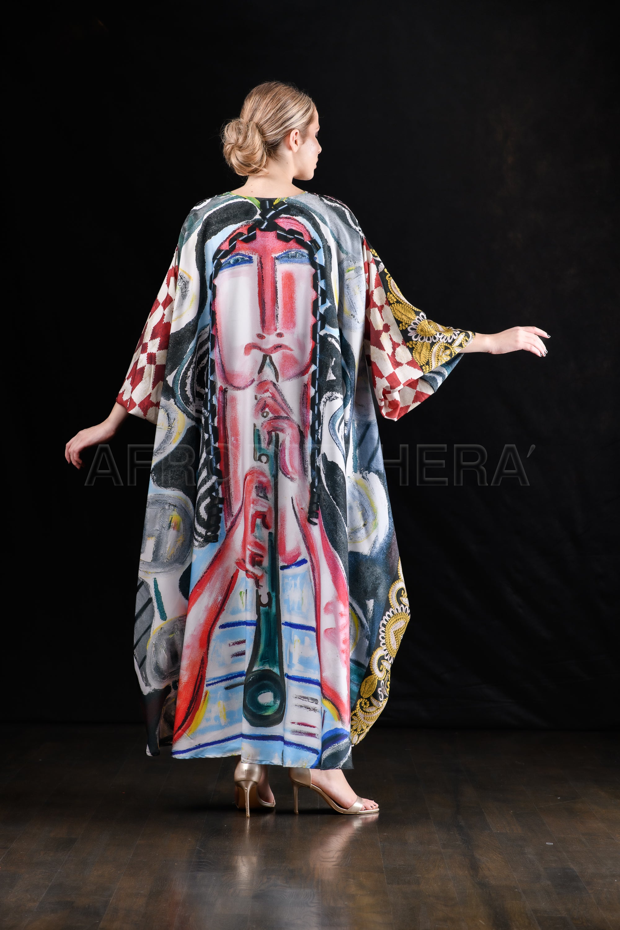 She in the wind - 54 Kimono
