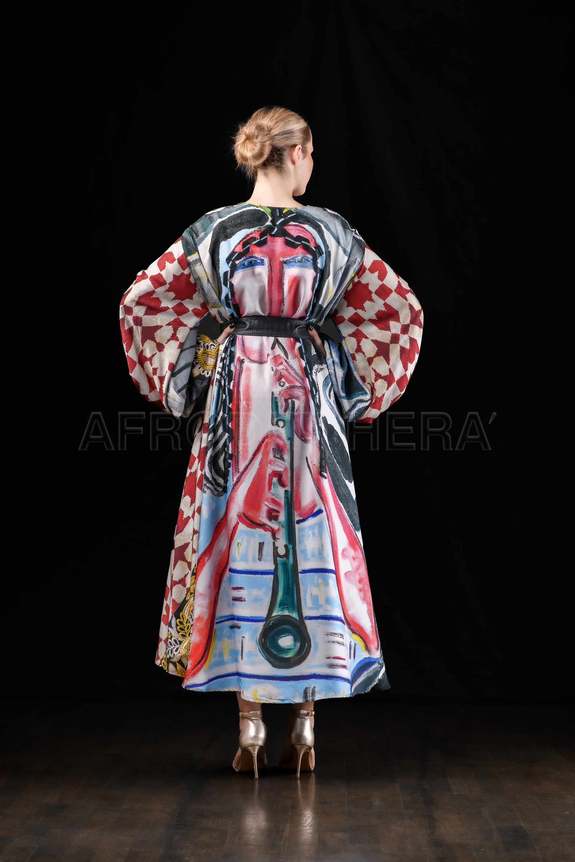 She in the wind - 54 Kimono