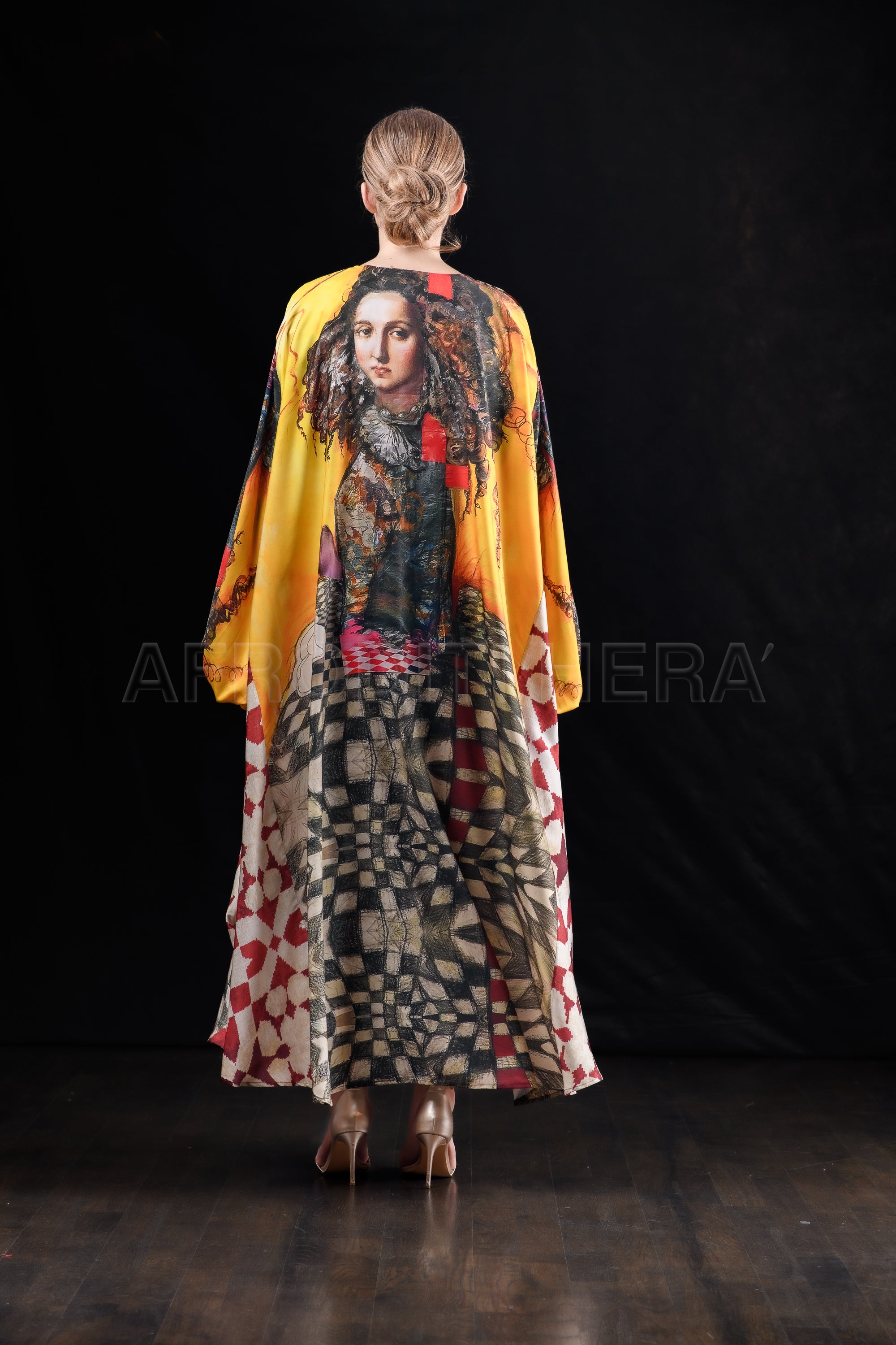 She in the wind - 55 Kimono