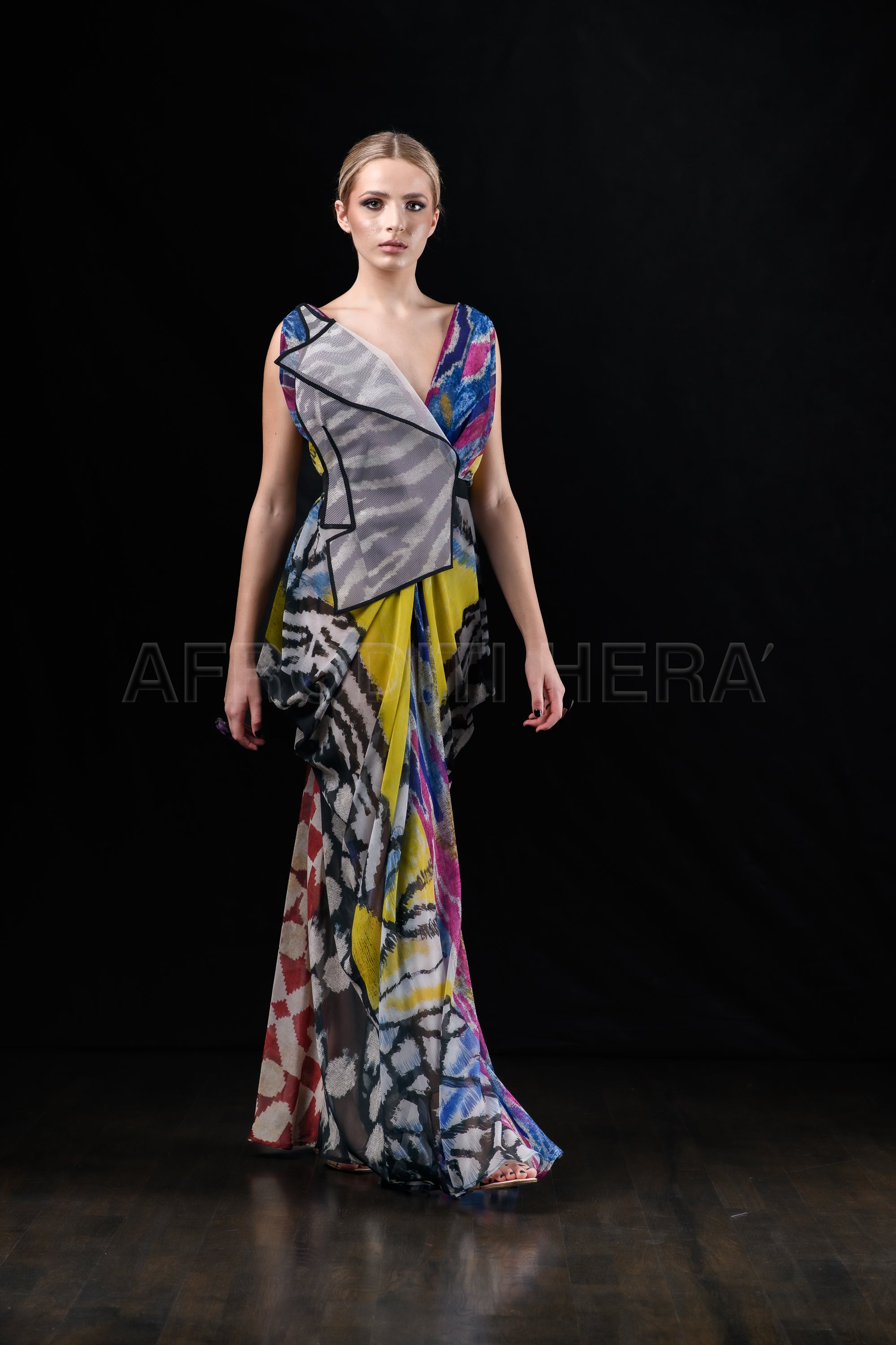 She in the wind - 72A Net Collar