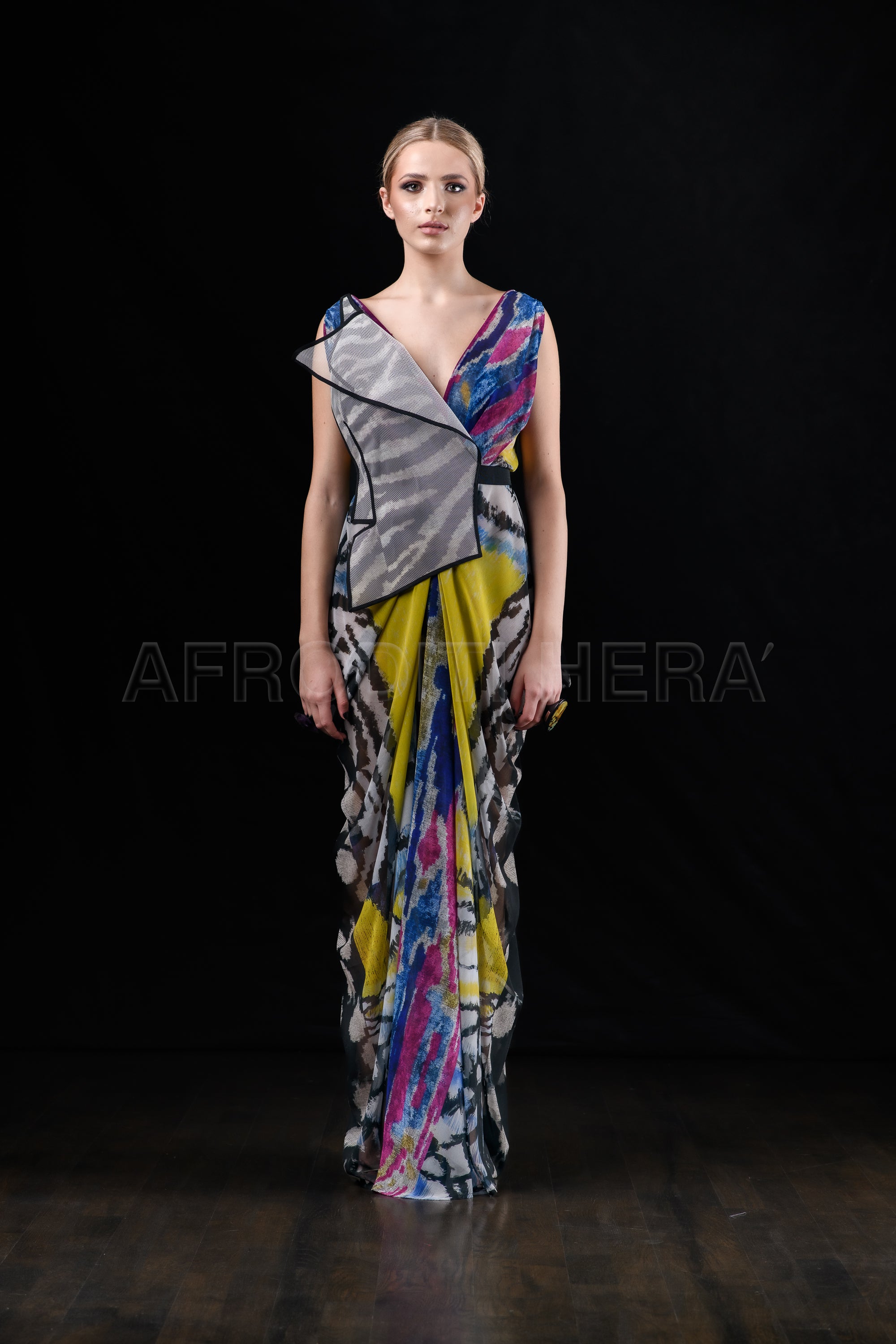 She in the wind - 72A Net Collar