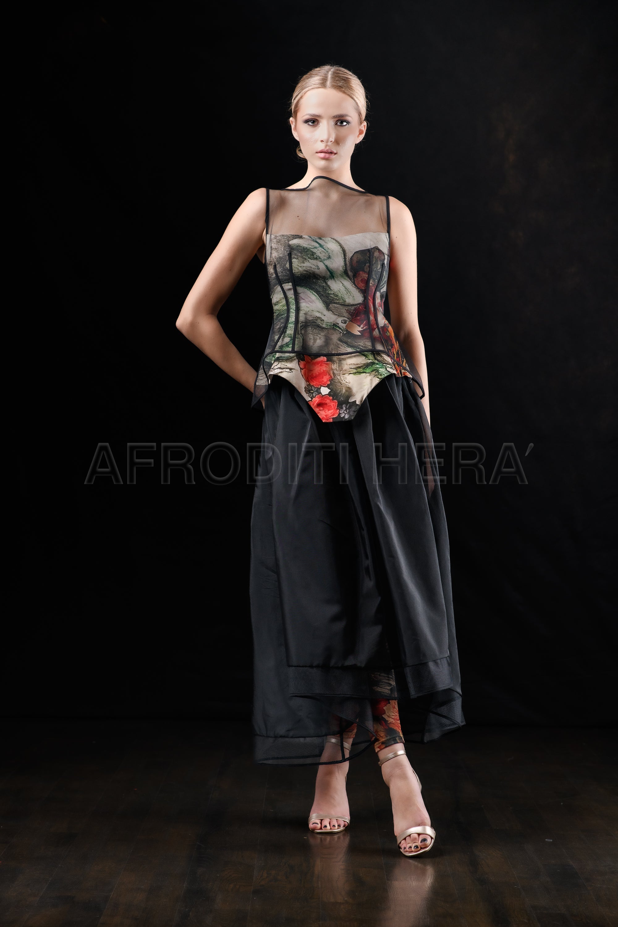 She in the wind - 76 Skirt