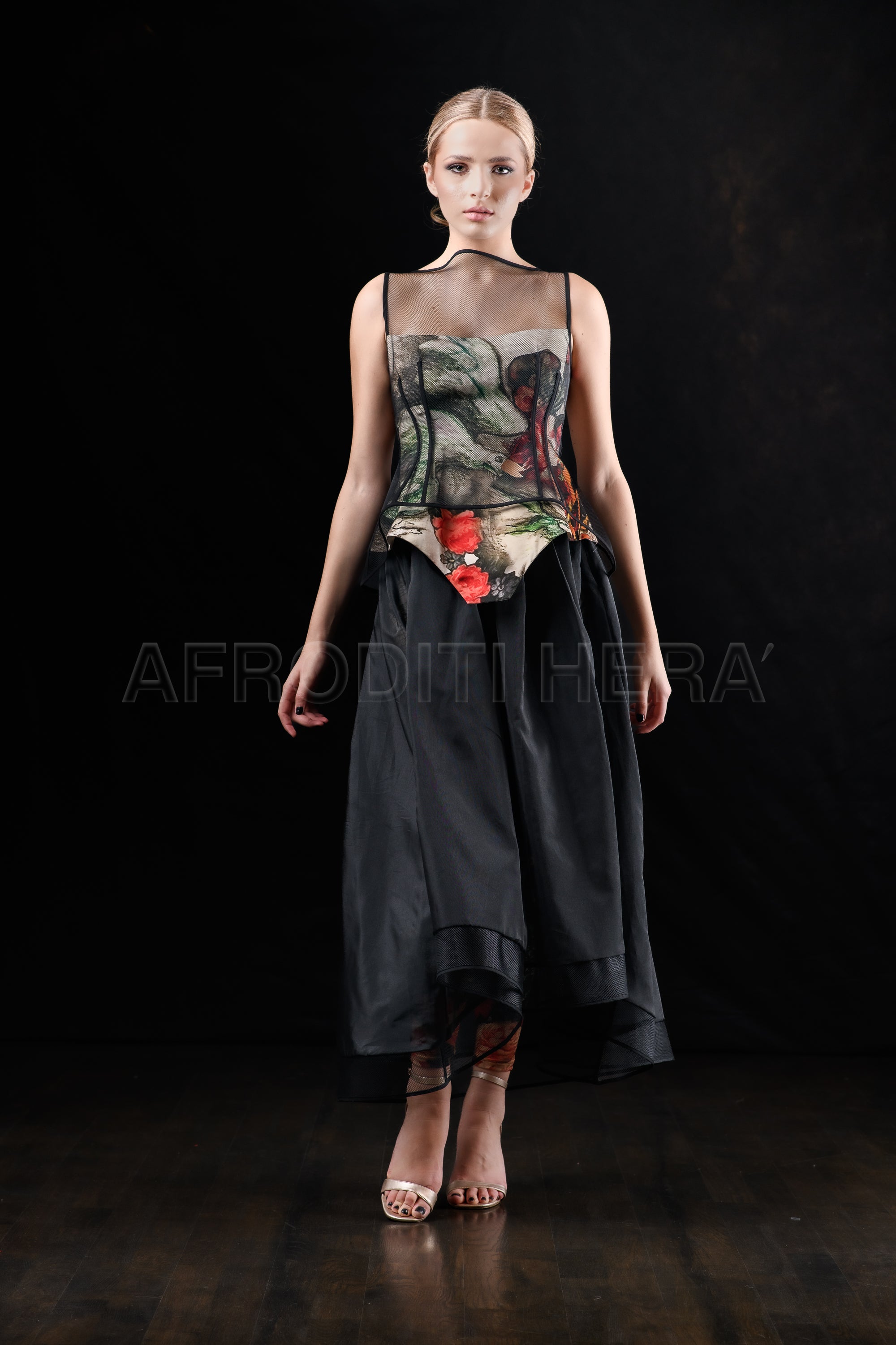 She in the wind - 76 Skirt